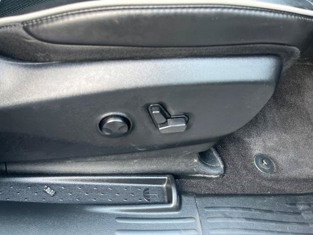 Used 2025 Chrysler Pacifica Limited FWD image 14