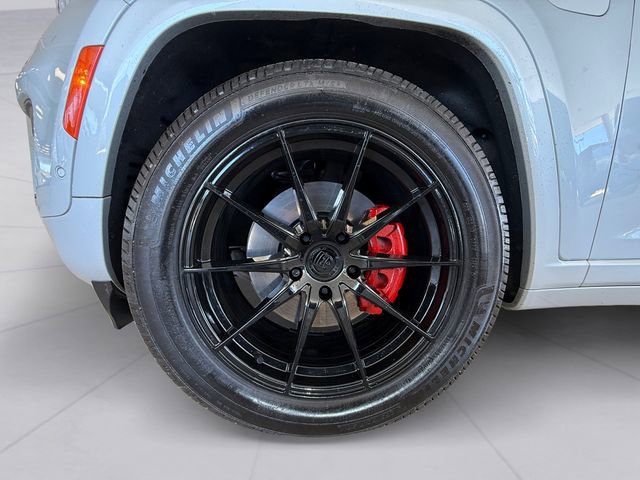 Used 2023 Jeep Grand Cherokee Overland w/ Advanced Protech Group III AWD/4WD image 9