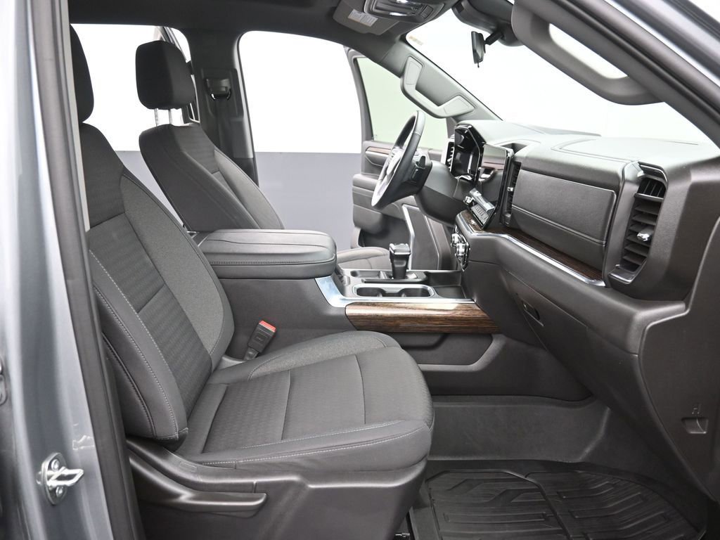 Used 2024 GMC Sierra 1500 Elevation w/ LPO, Elevation Black Package image 14