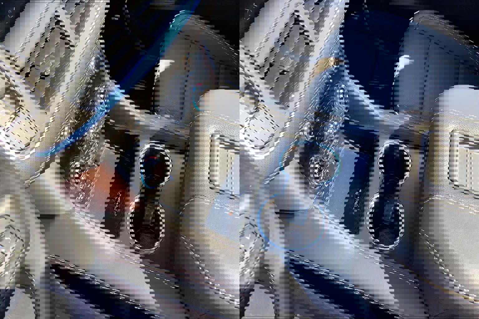 Used 2024 GMC Yukon SLT w/ SLT Premium Package image 17