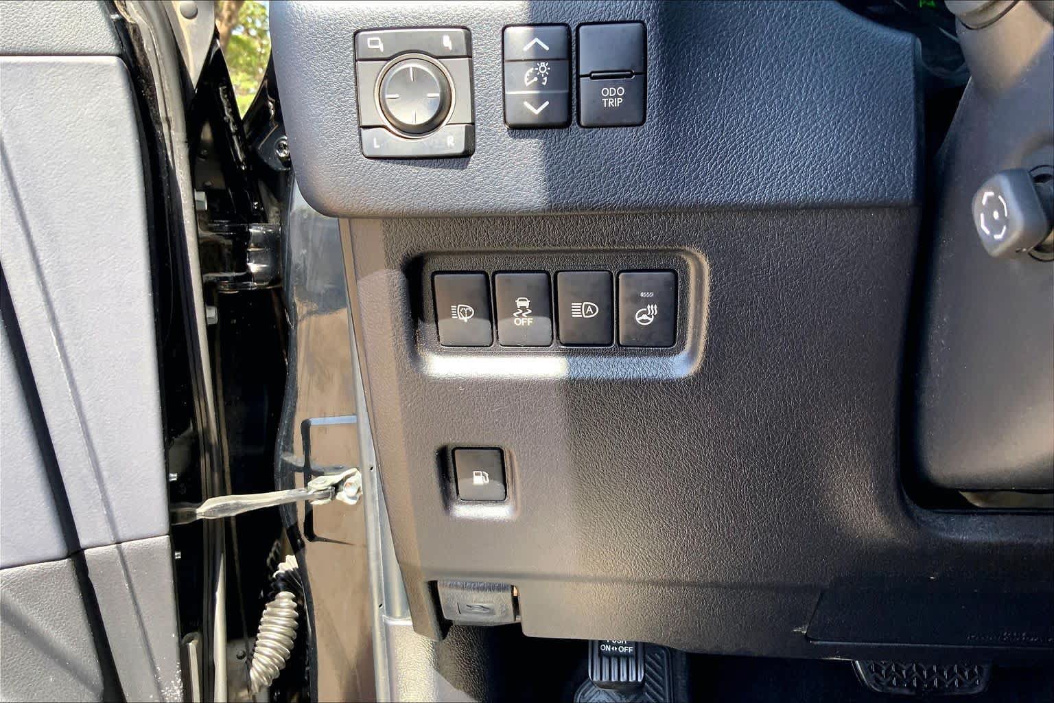 Used 2021 Lexus GX 460 Premium w/ Premium Package AWD/4WD image 35