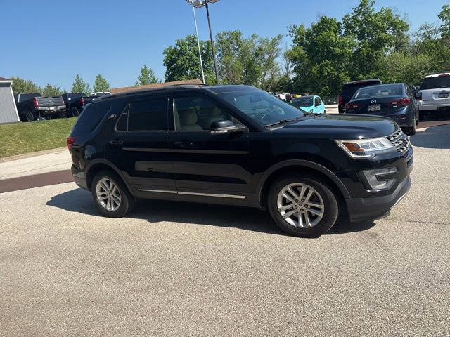 Certified 2017 Ford Explorer XLT w/ Equipment Group 202A FWD image 20