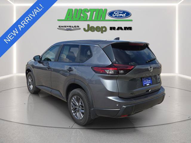 Used 2024 Nissan Rogue S AWD/4WD image 3