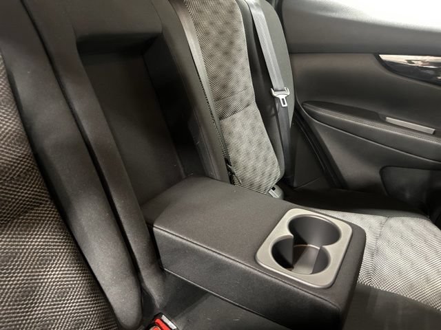 Used 2019 Nissan Rogue Sport SV AWD/4WD image 37