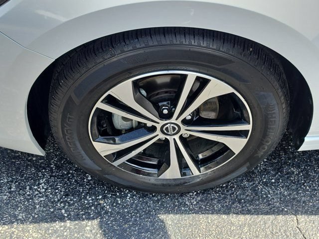 Used 2023 Nissan Sentra SV w/ All-Weather Package FWD image 10