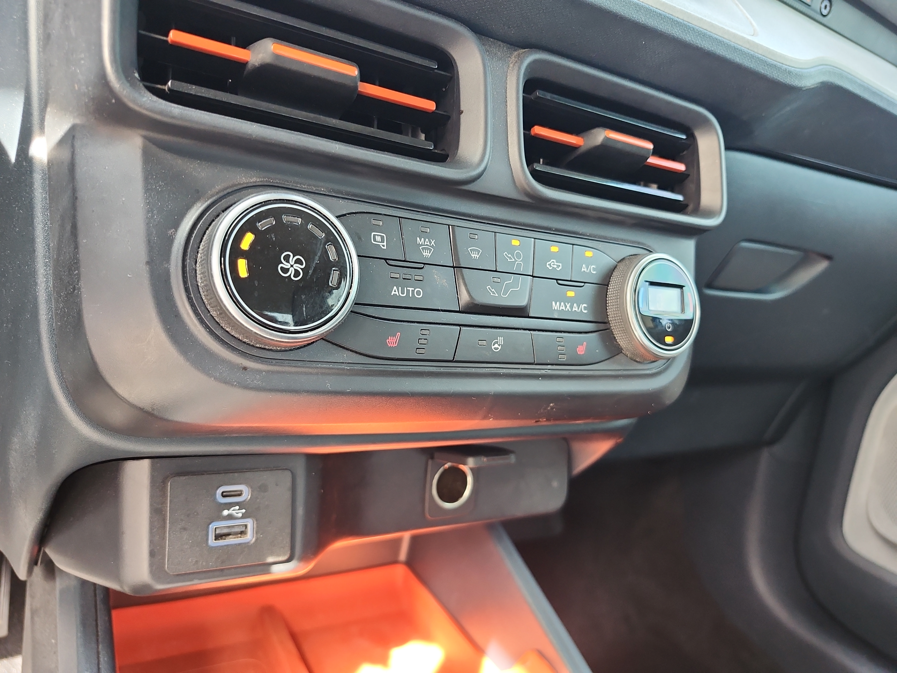 Certified 2022 Ford Maverick XLT w/ XLT Luxury Package FWD image 27