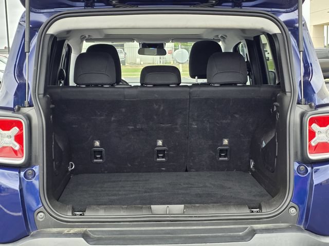 Used 2021 Jeep Renegade Latitude FWD image 29