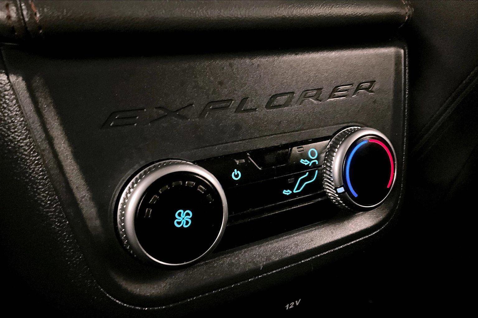 Certified 2025 Ford Explorer Active image 33