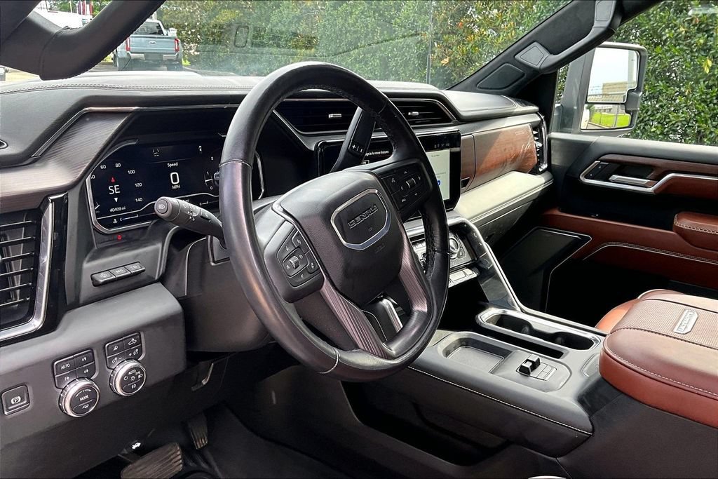 Used 2024 GMC Sierra 2500 Denali Ultimate AWD/4WD image 10