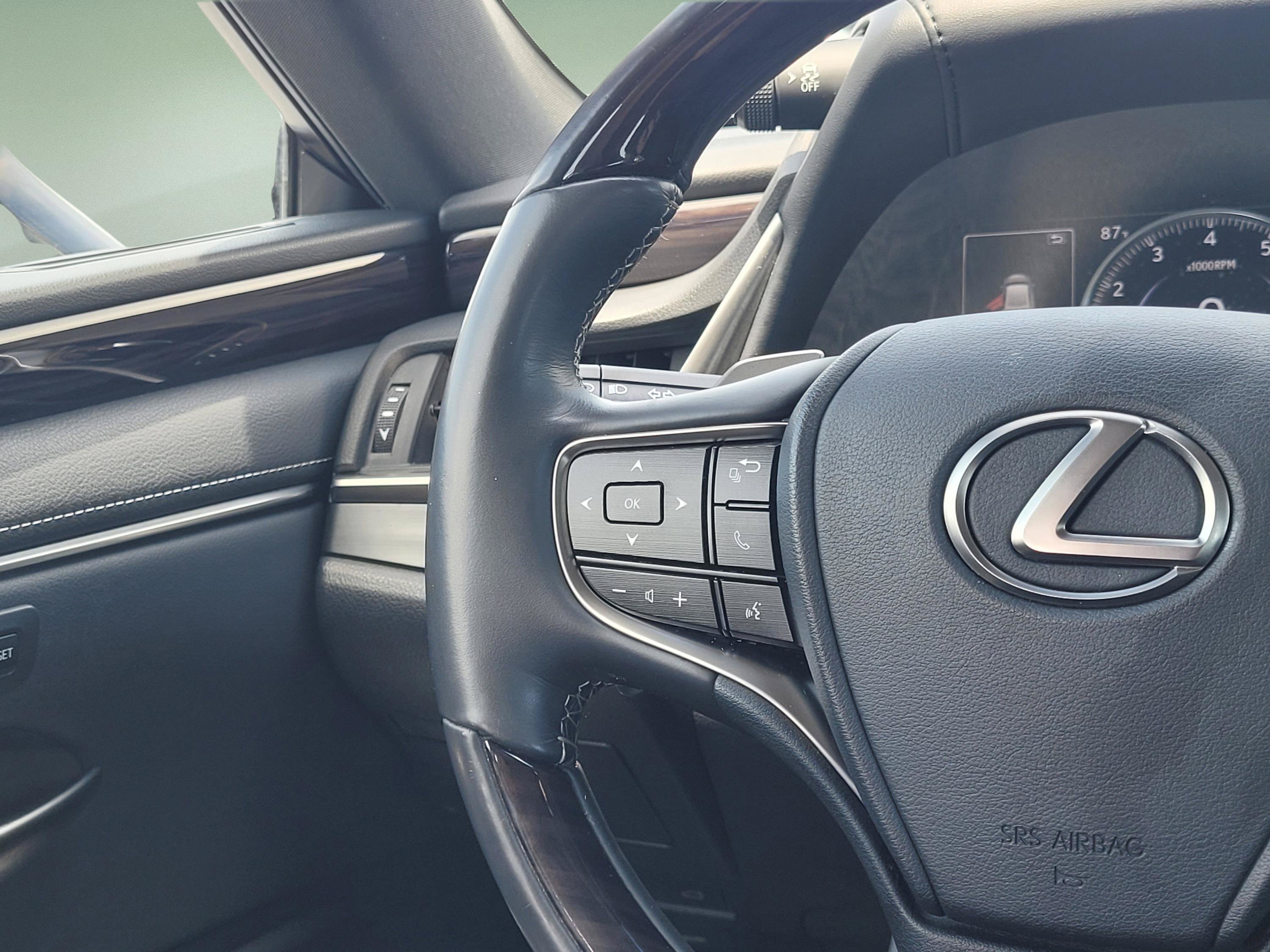 Used 2019 Lexus ES 350 w/ Premium Package FWD image 12