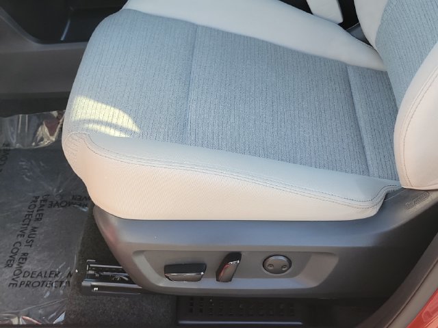 Used 2023 Nissan Rogue SV FWD image 17