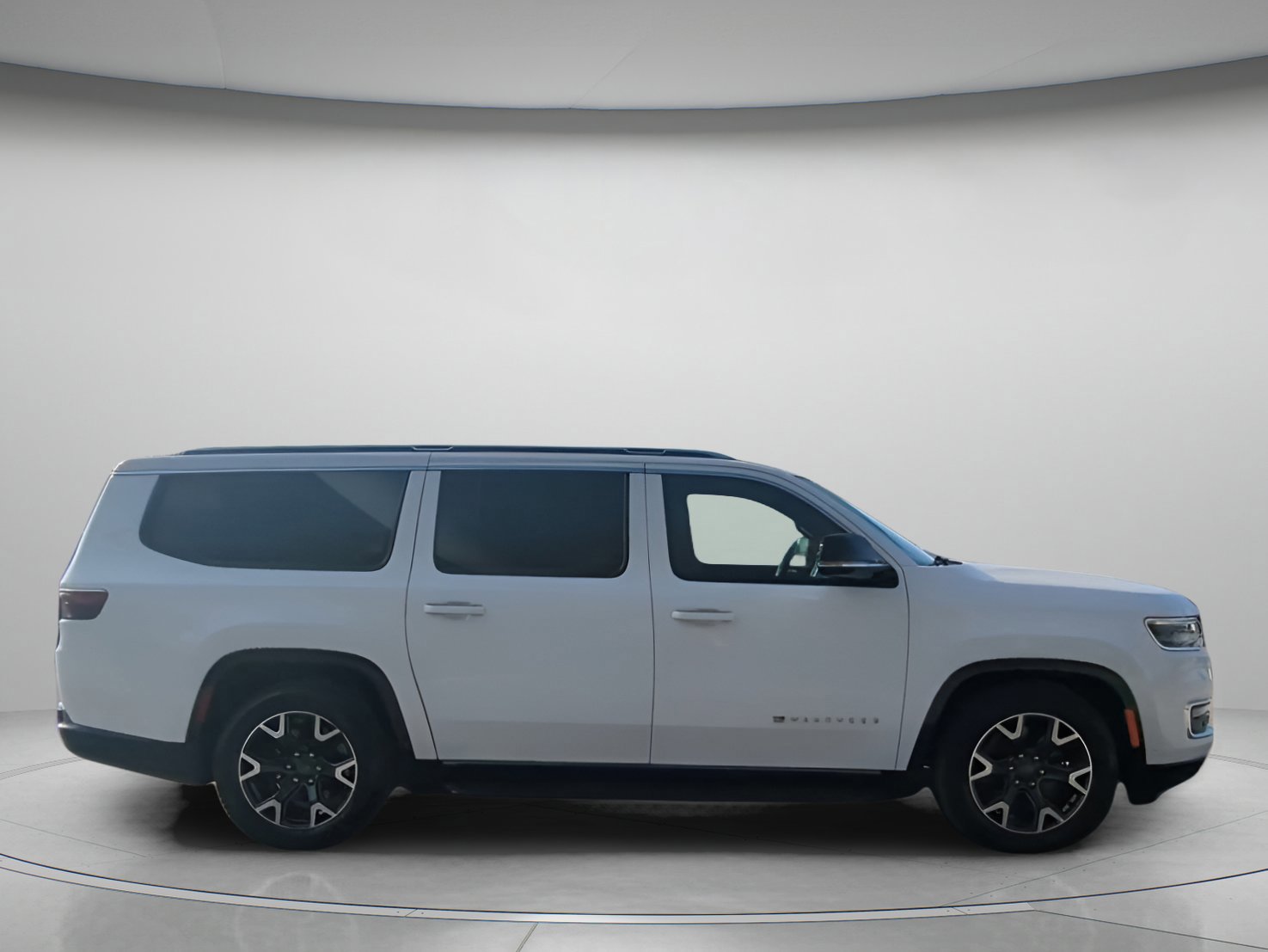 Used 2023 Jeep Wagoneer L Series III w/ Preferred Equipment Group image 26