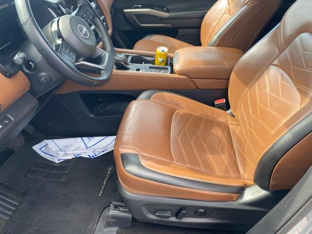 Used 2024 Nissan Pathfinder Platinum w/ Cargo Package FWD image 10