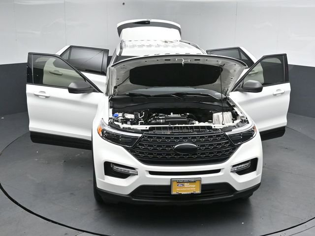 Certified 2022 Ford Explorer XLT w/ Equipment Group 202A AWD/4WD image 54