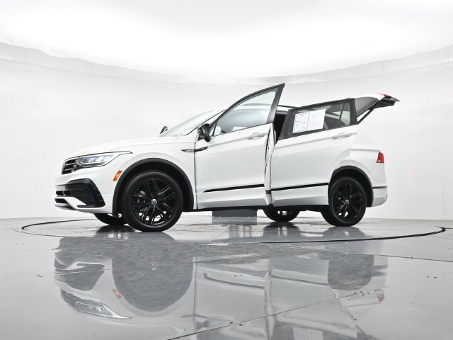 Used 2022 Volkswagen Tiguan SE R-Line FWD image 48