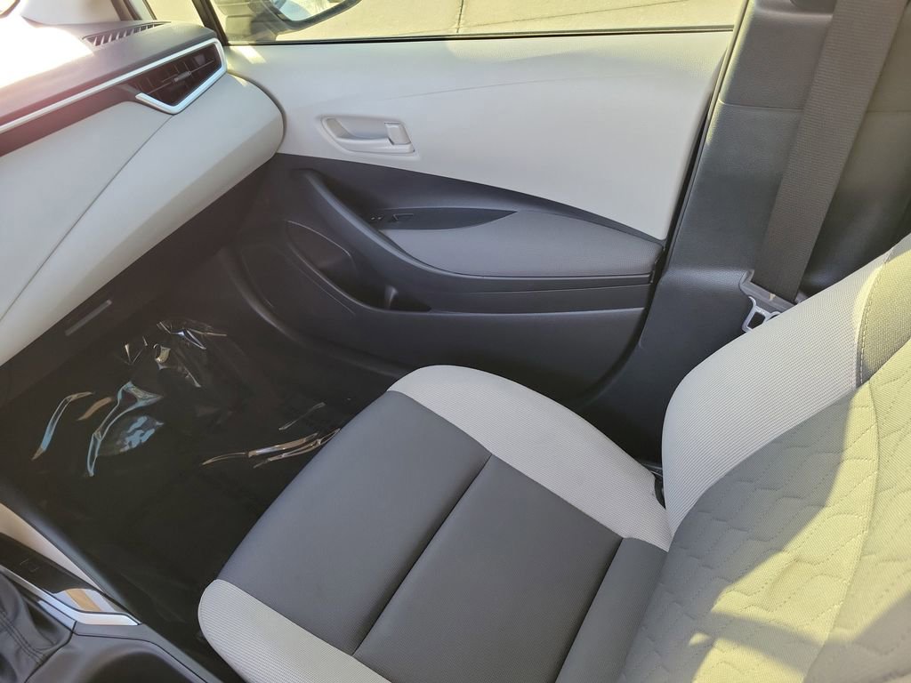 Used 2025 Toyota Corolla LE image 16
