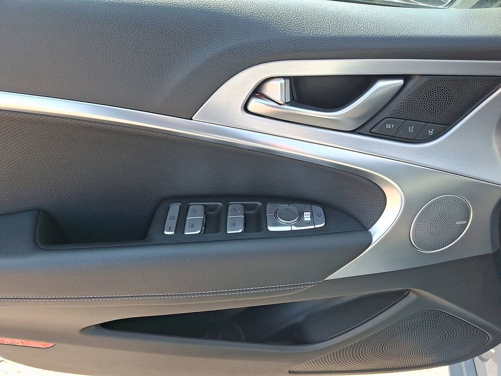 Used 2021 Genesis G70 2.0T w/ Elite Package image 12