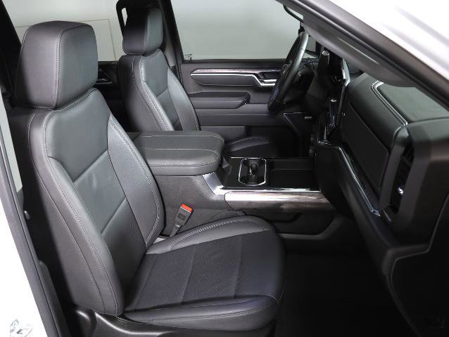 Used 2025 Chevrolet Silverado 3500 LTZ w/ LTZ Plus Package image 9