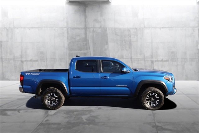 Used 2018 Toyota Tacoma TRD Off-Road image 3
