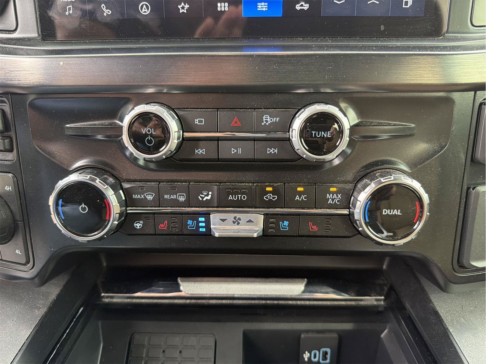 Certified 2025 Ford F250 Lariat w/ Lariat Ultimate Package AWD/4WD image 23