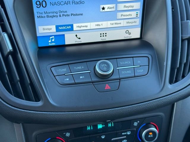 Certified 2018 Ford Escape SE w/ SE Sync 3 Package AWD/4WD image 17