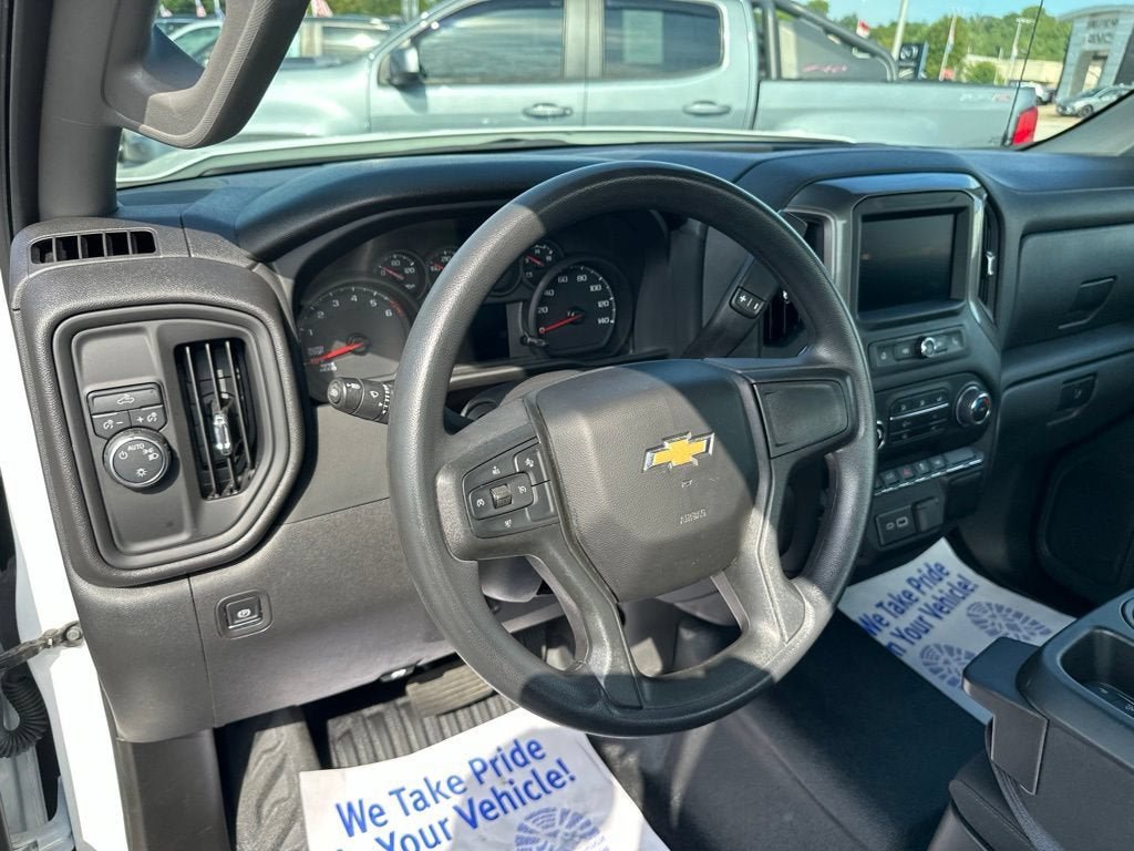 Used 2025 Chevrolet Silverado 1500 W/T RWD image 14