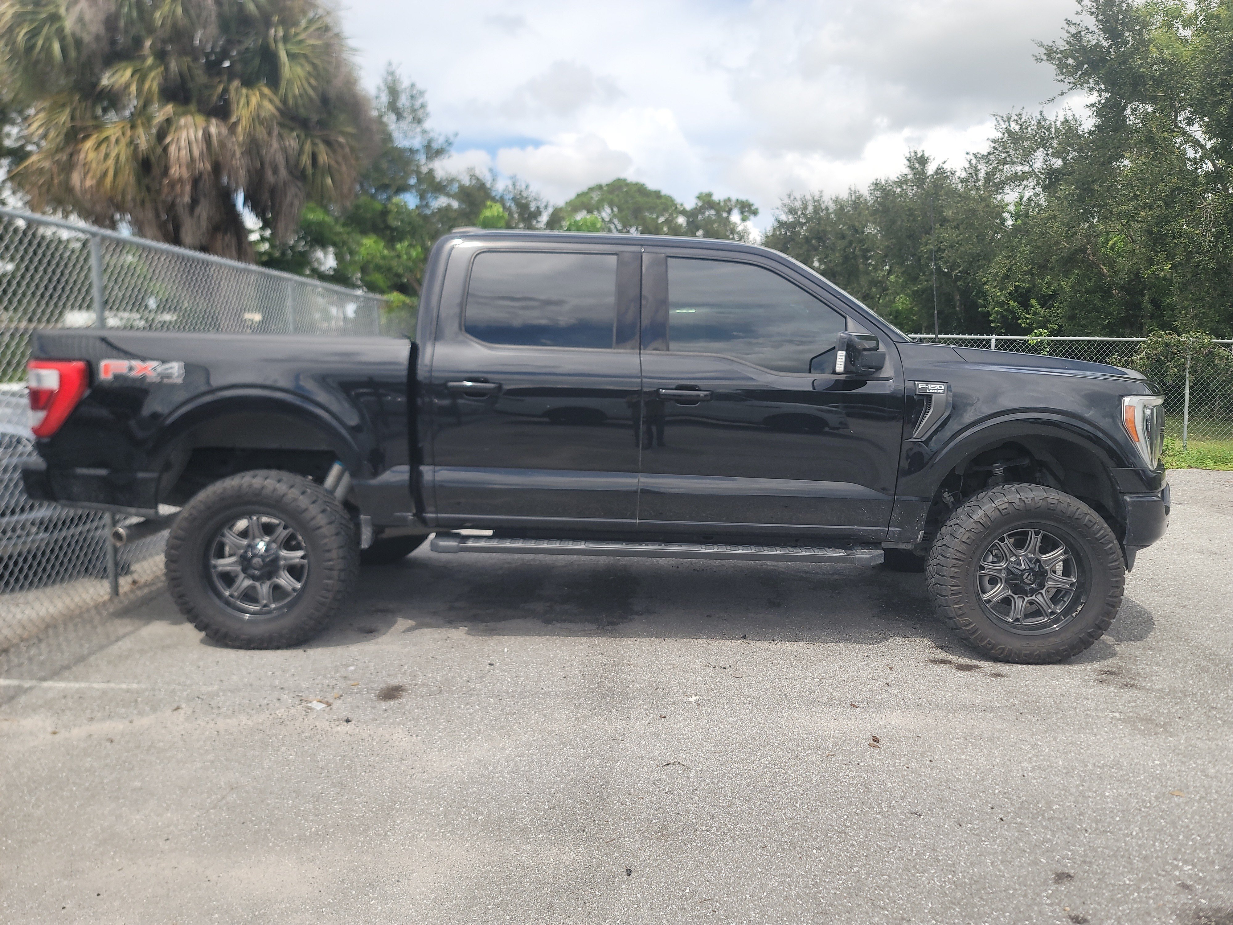 Certified 2022 Ford F150 Lariat w/ Equipment Group 502A High AWD/4WD image 3