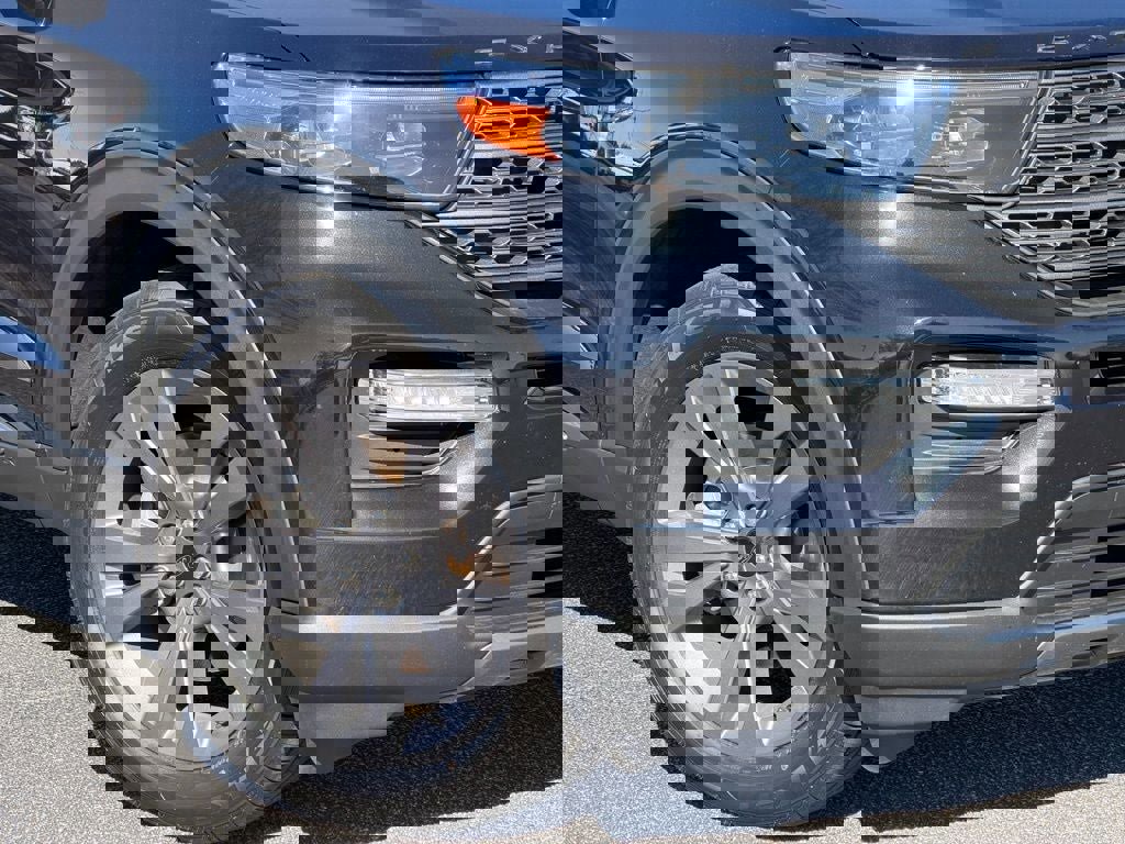 Certified 2022 Ford Explorer XLT w/ Equipment Group 202A image 9