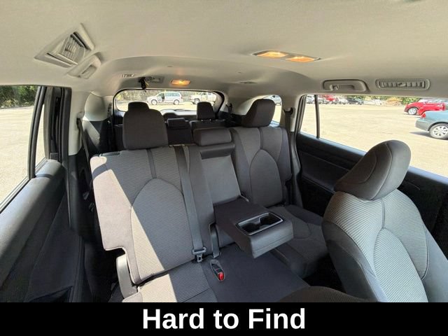 Used 2023 Toyota Highlander LE AWD/4WD image 13
