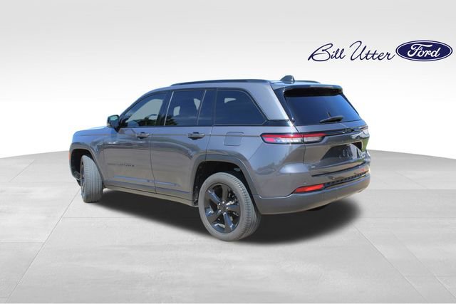 Used 2023 Jeep Grand Cherokee Limited w/ Black Appearance Package RWD image 7