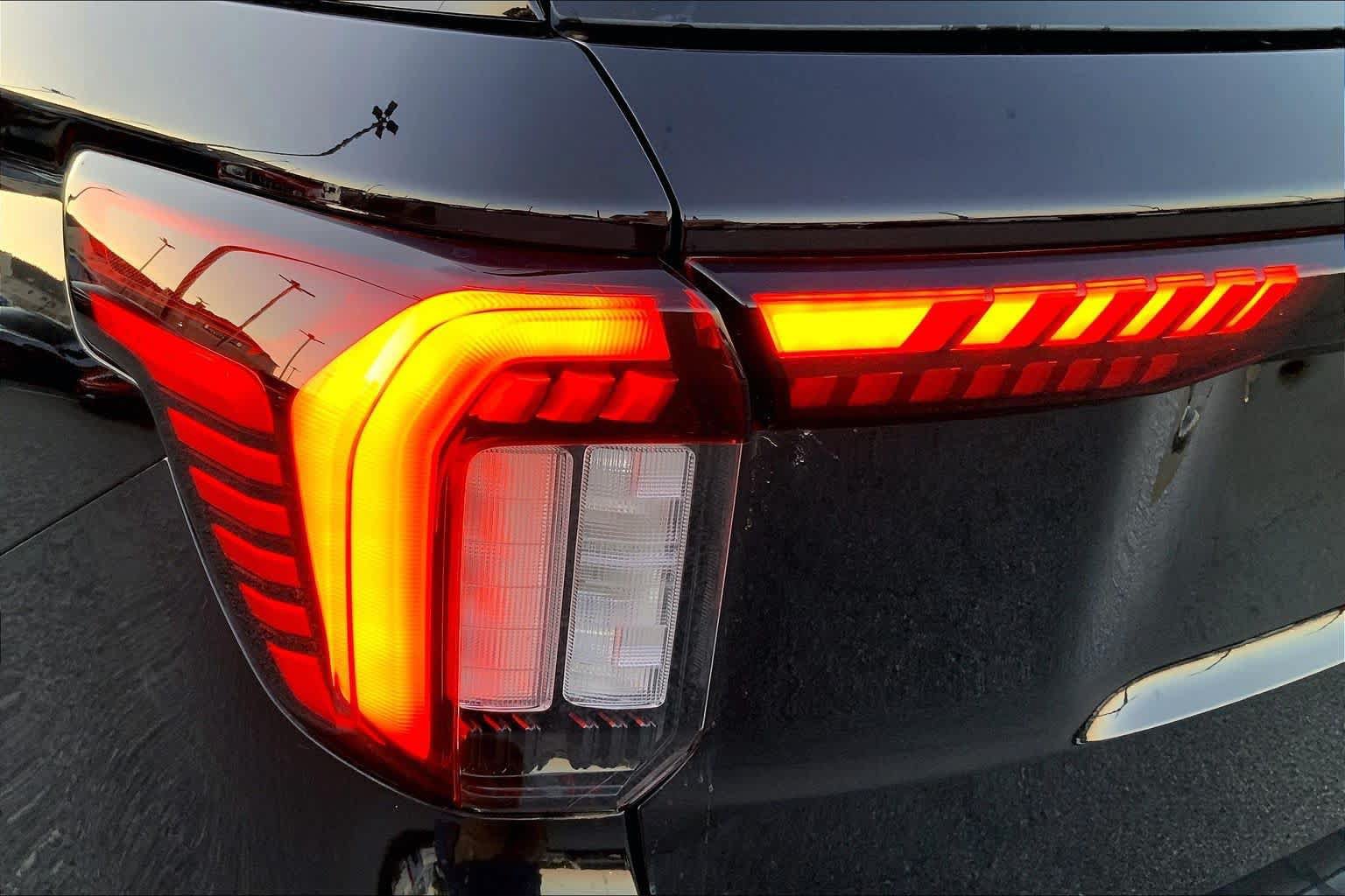 Certified 2025 Ford Explorer Active w/ Active Comfort Package RWD image 26