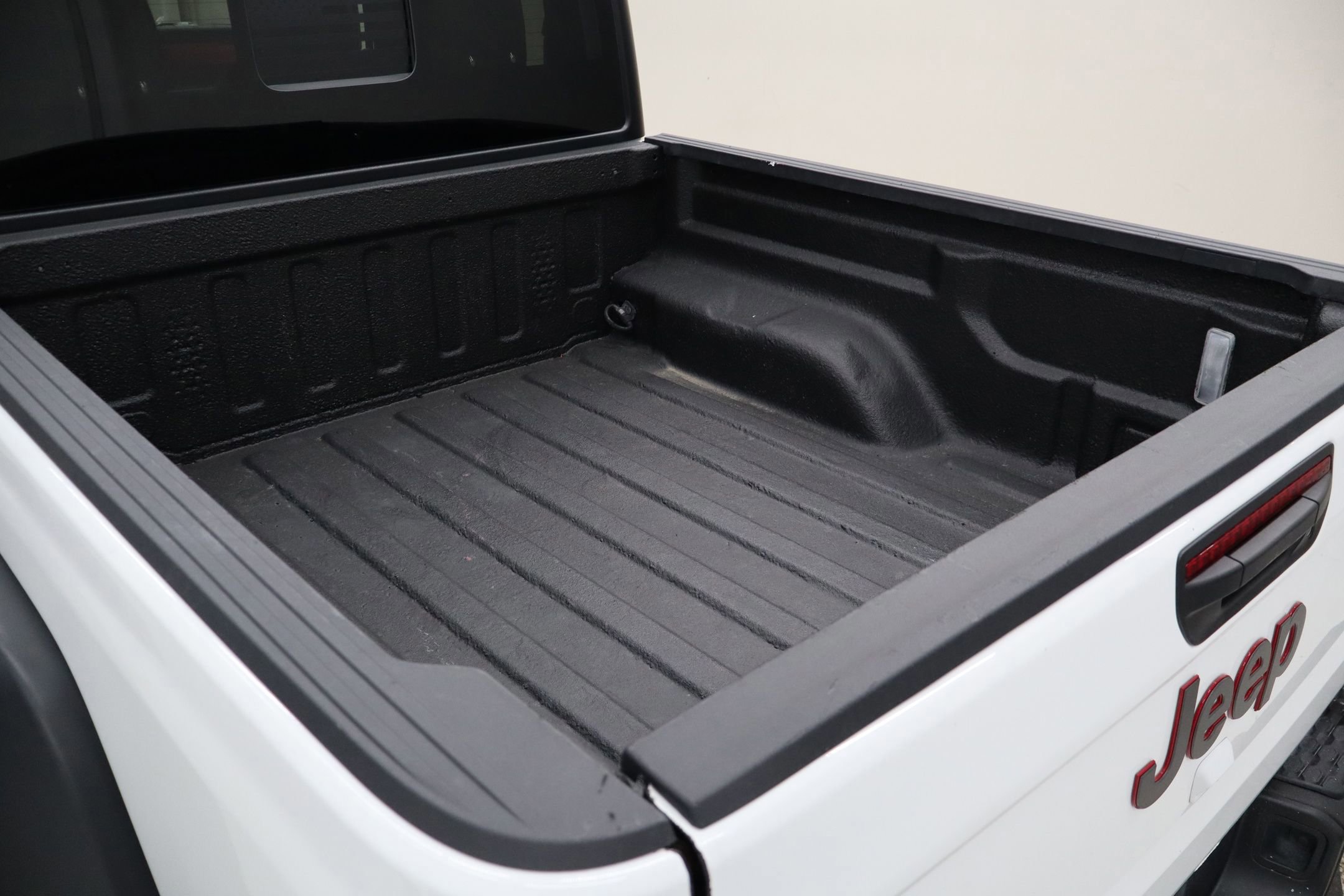 Used 2022 Jeep Gladiator Rubicon w/ Trailer Tow Package image 27