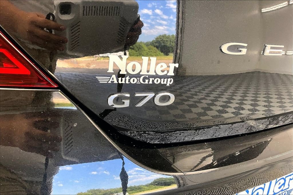 Used 2022 Genesis G70 3.3T AWD/4WD image 8