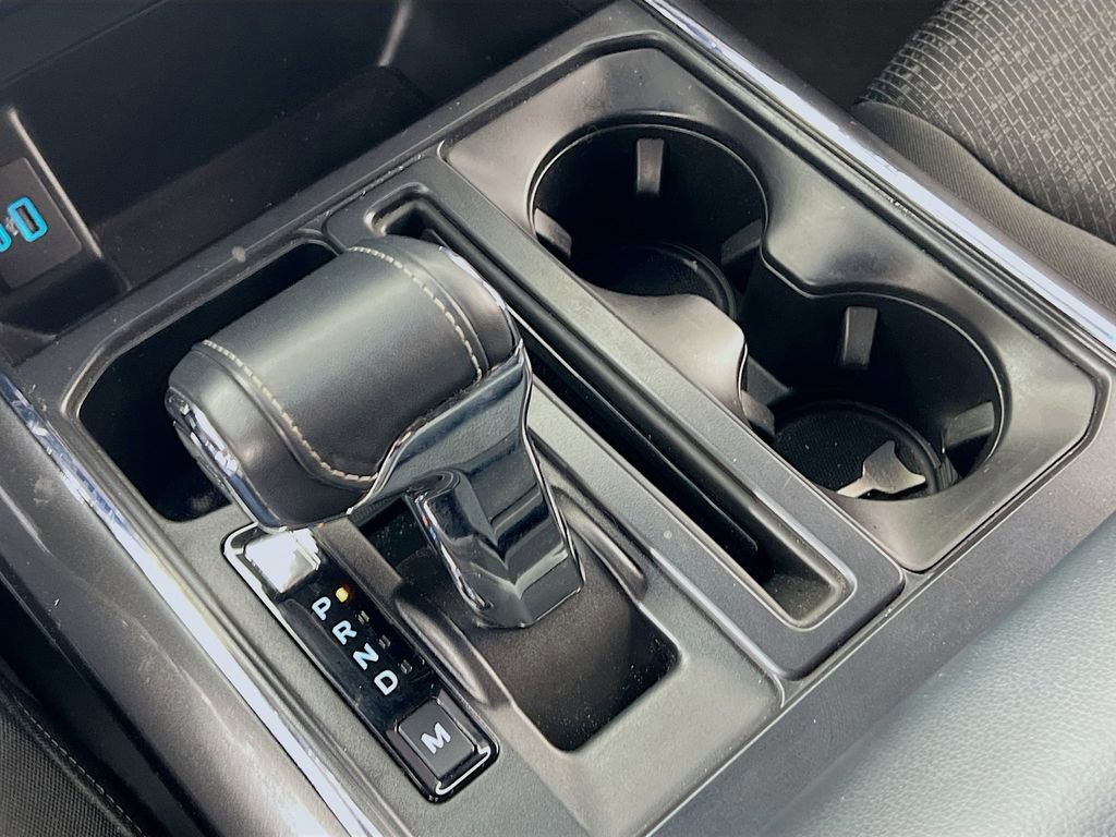 Certified 2022 Ford F150 XLT w/ Equipment Group 302A High image 18