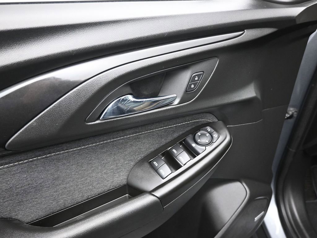 Used 2021 Chevrolet TrailBlazer ACTIV w/ Technology Package image 39