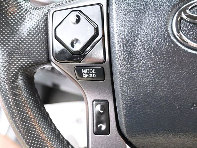 Used 2023 Toyota Tacoma TRD Off-Road w/ Technology Package AWD/4WD image 18