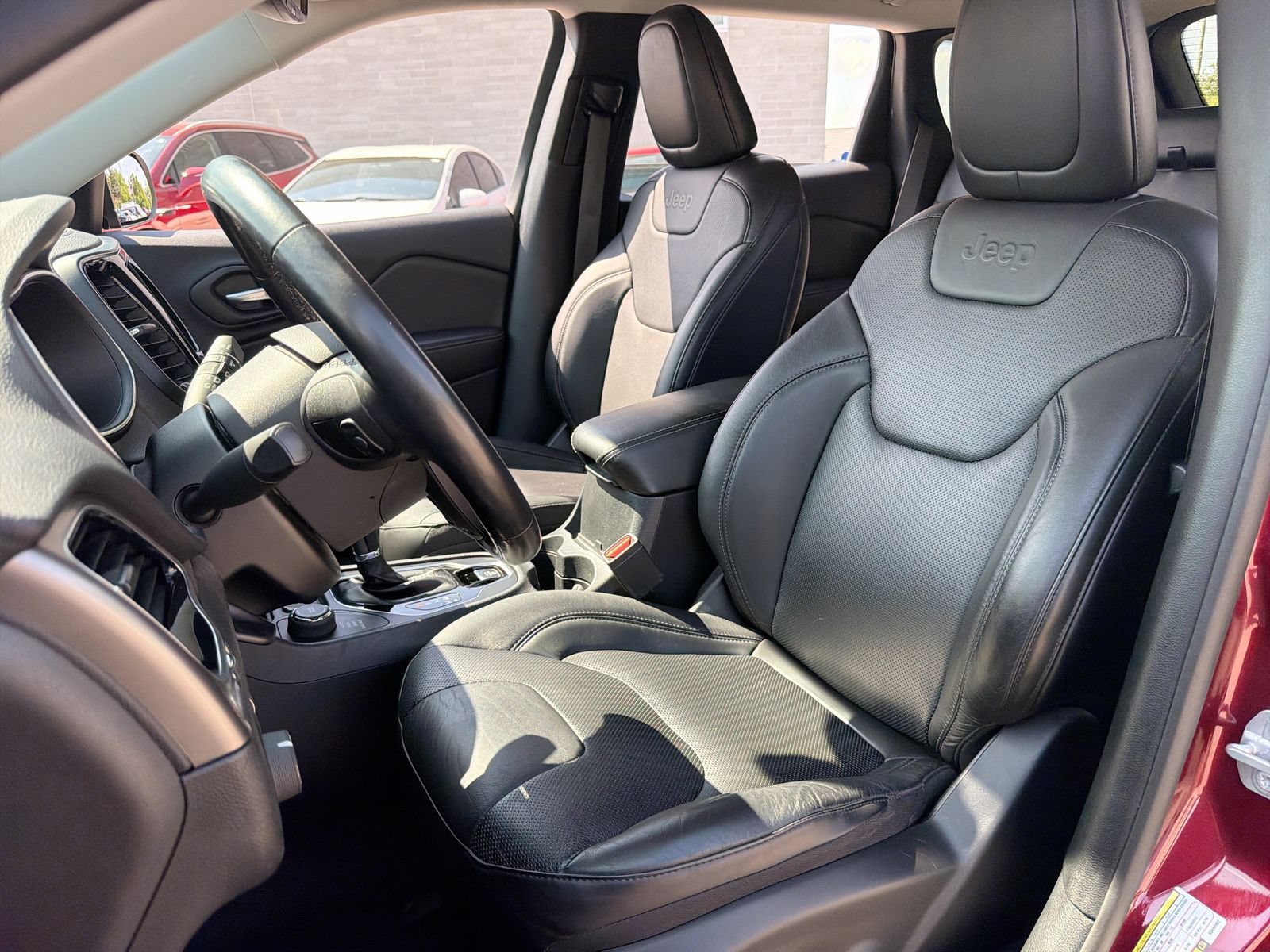 Used 2019 Jeep Cherokee Limited AWD/4WD image 20