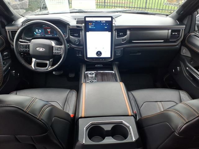 Certified 2024 Ford Expedition Platinum image 11