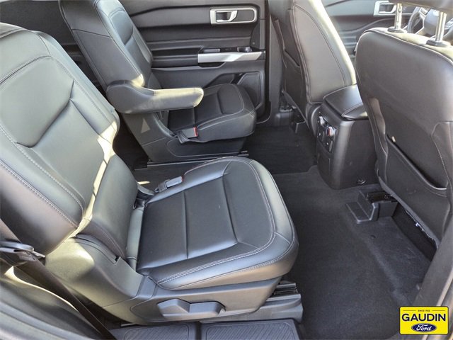 Certified 2022 Ford Explorer XLT w/ Equipment Group 202A image 15