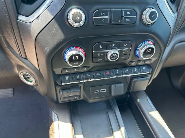Used 2023 GMC Sierra 3500 Denali w/ Denali Black Diamond Edition AWD/4WD image 22