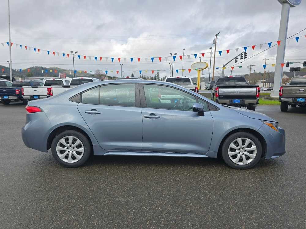 Used 2023 Toyota Corolla LE image 6