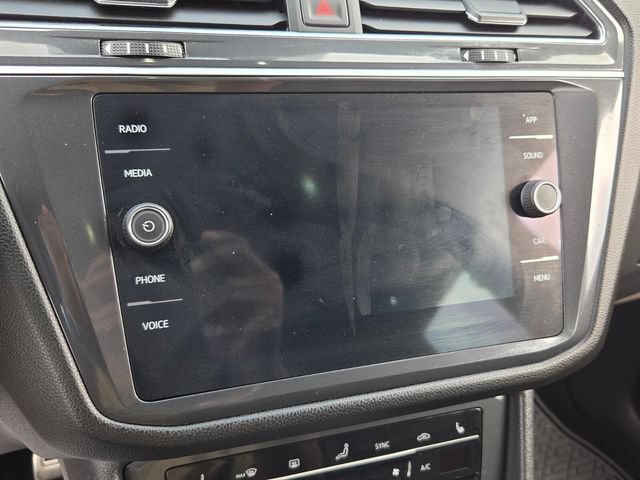 Used 2024 Volkswagen Tiguan SE R-Line FWD image 21