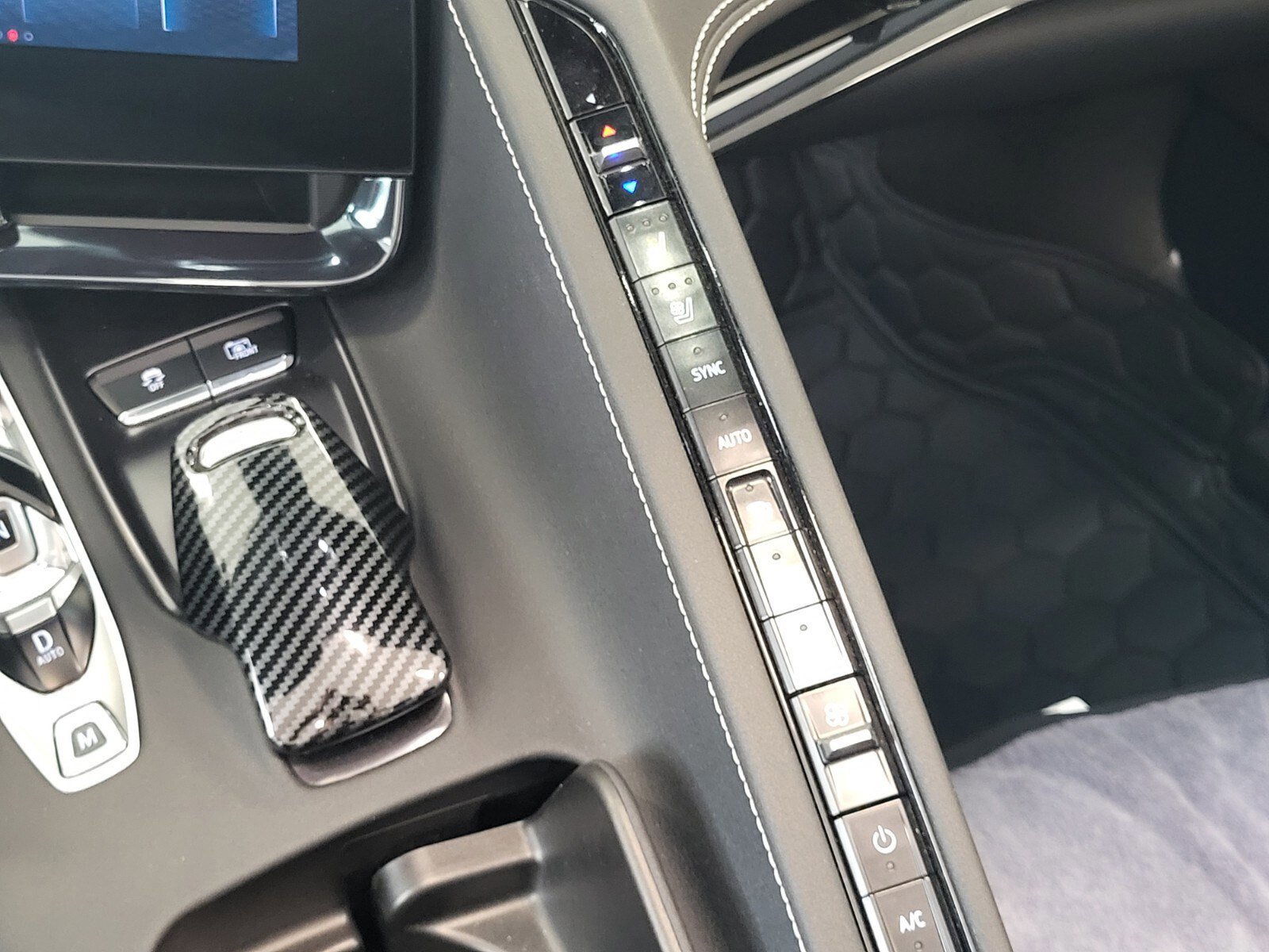 Used 2024 Chevrolet Corvette Stingray Preferred Cpe w/ Stealth Interior Trim Package image 13