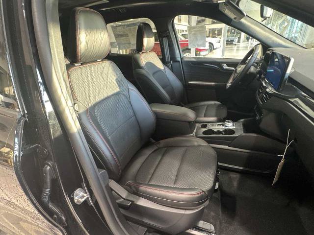 Certified 2025 Ford Escape ST-Line w/ Tech Pack #1 AWD/4WD image 27