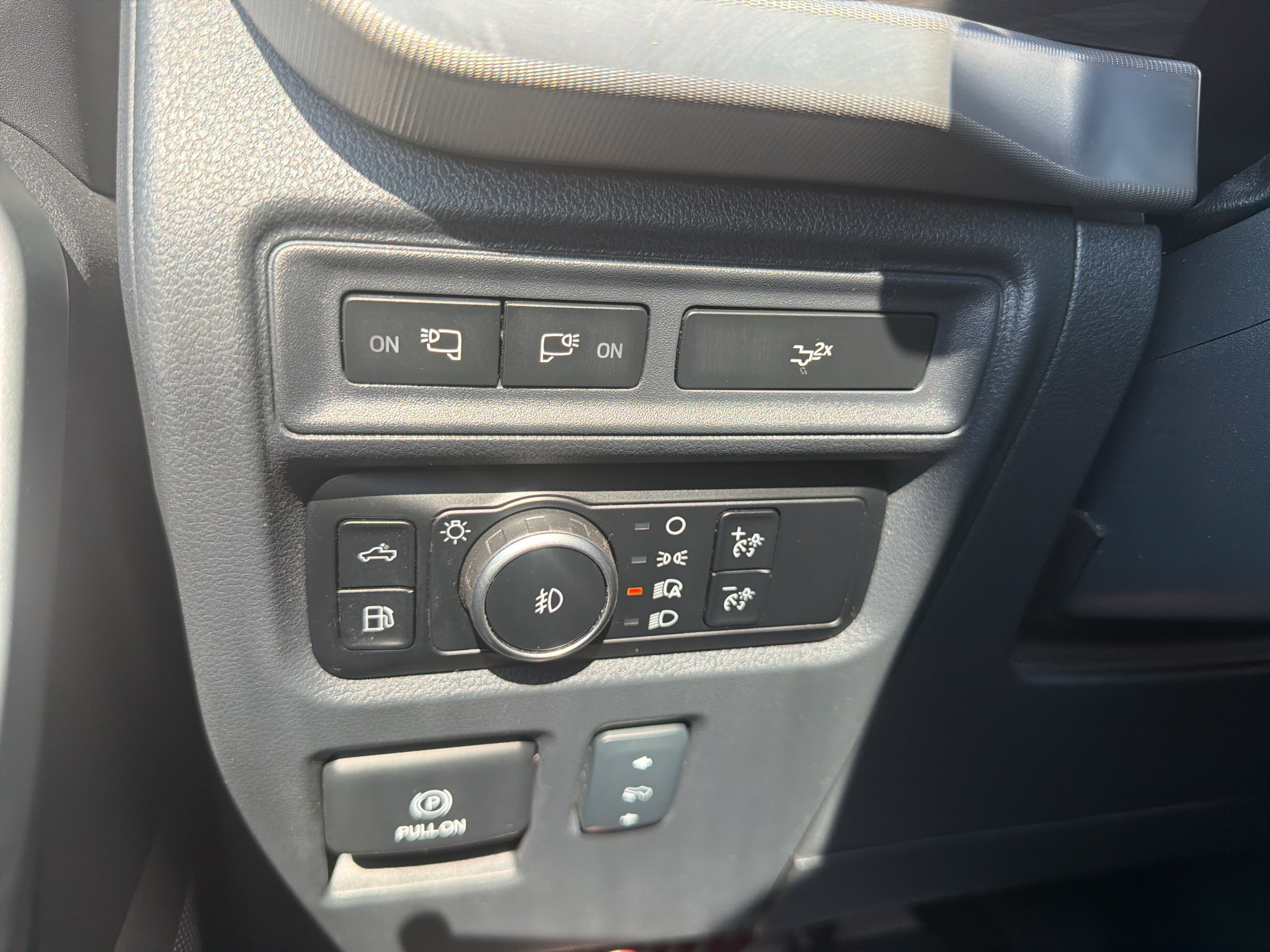 Certified 2024 Ford F150 Lariat w/ FX4 Off-Road Package AWD/4WD image 36