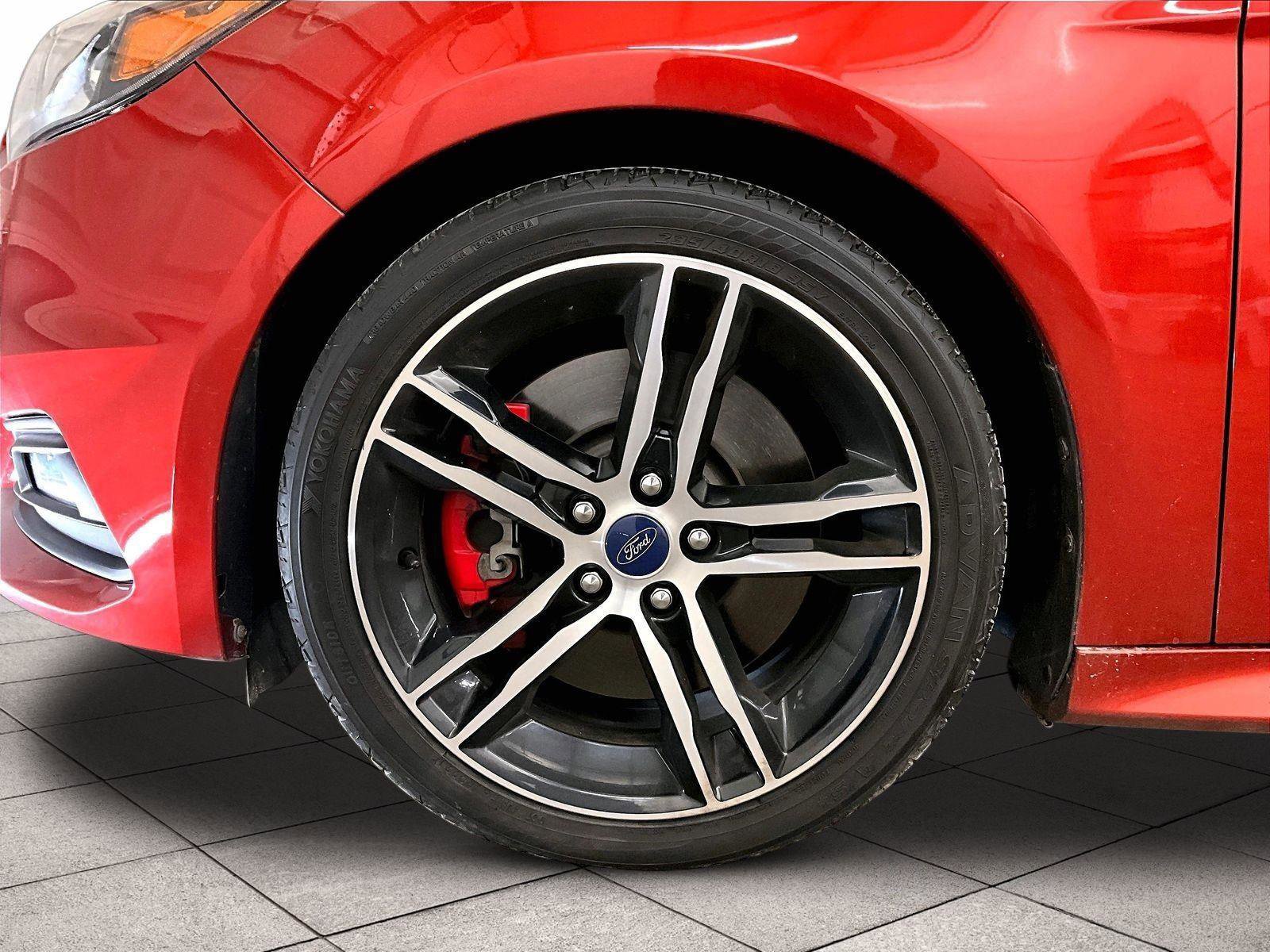 Certified 2018 Ford Focus ST FWD image 8