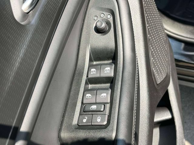 Used 2025 Jeep Grand Cherokee Altitude AWD/4WD image 27