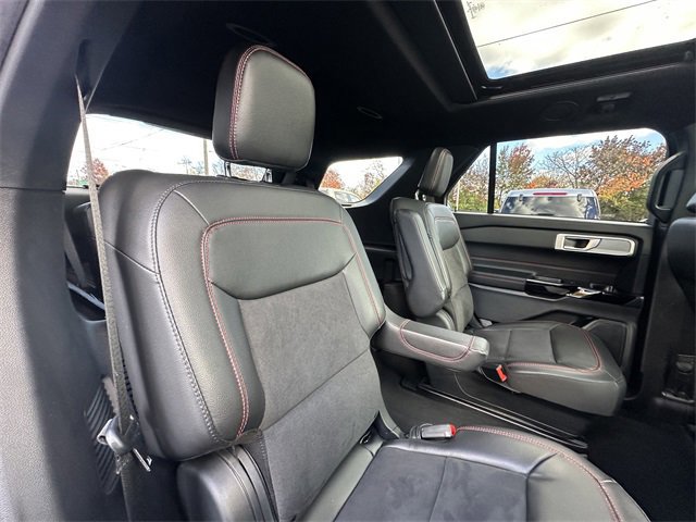 Certified 2022 Ford Explorer ST-Line w/ Class IV Trailer Tow Package image 39