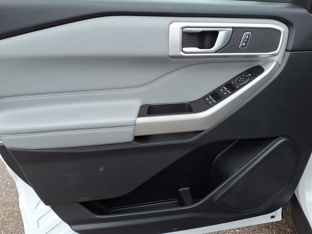 Certified 2021 Ford Explorer XLT w/ Equipment Group 202A image 15