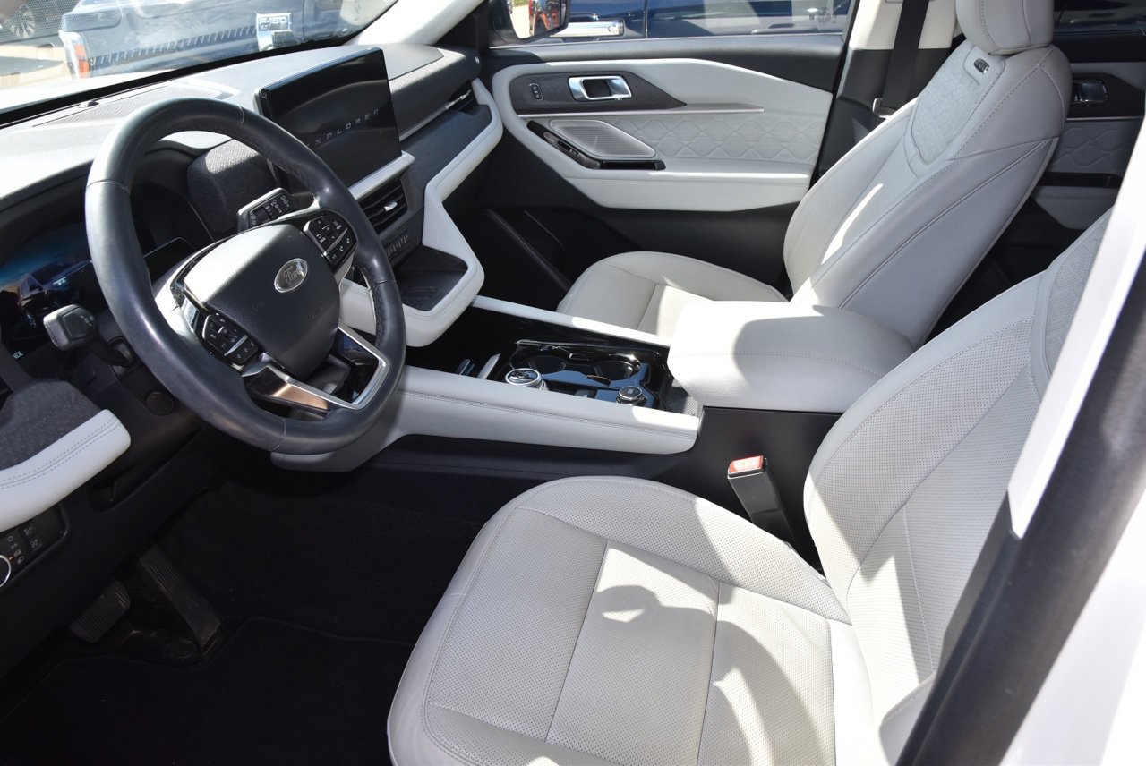 Certified 2025 Ford Explorer Platinum w/ Ultimate Package AWD/4WD image 10